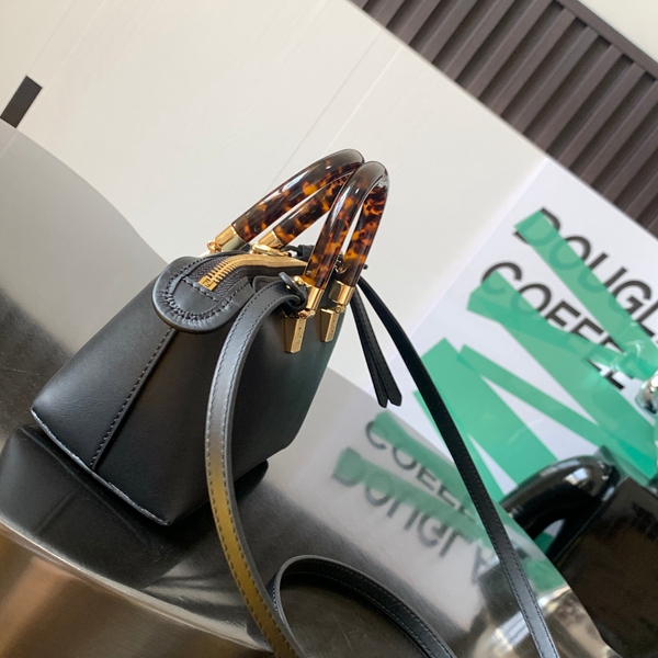 スーパーコピーブランドバッグ背面デザイン